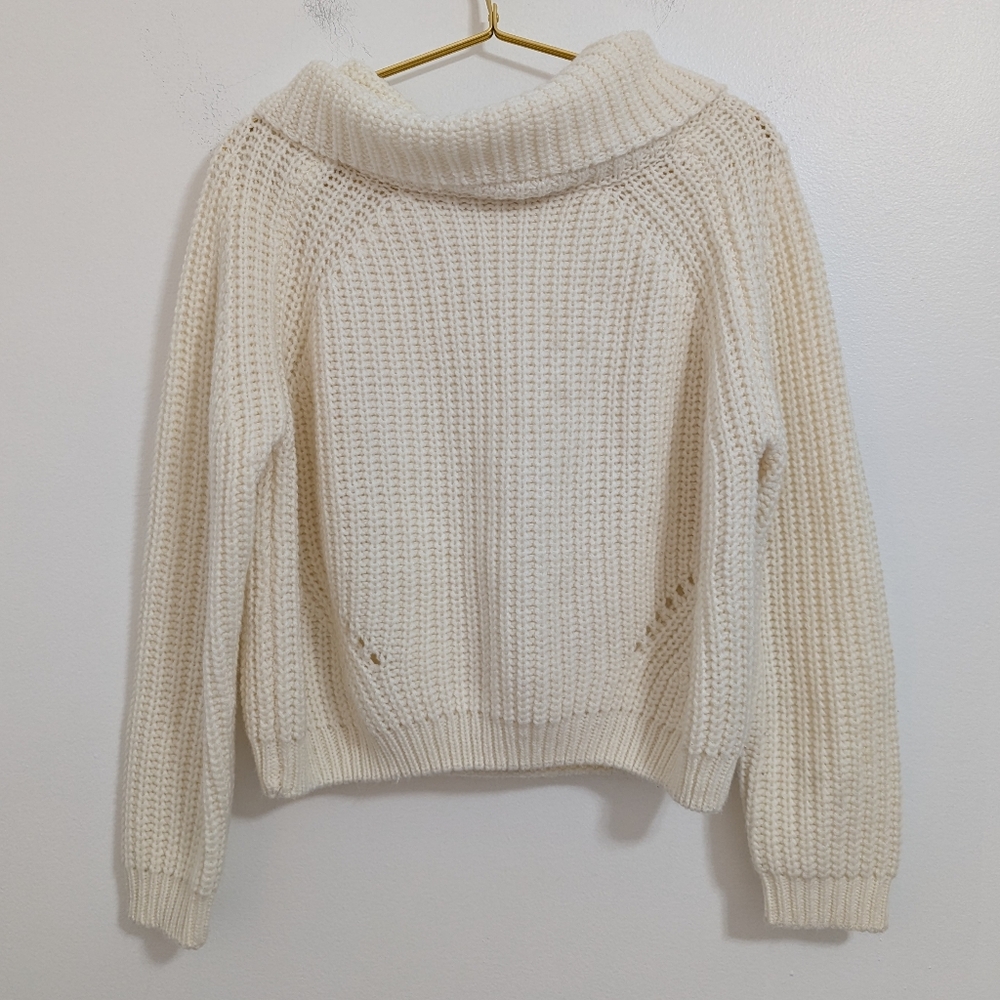 Moon & Madison Medium Cozy‎ Cream Knit Cropped Cowl Neck Sweater